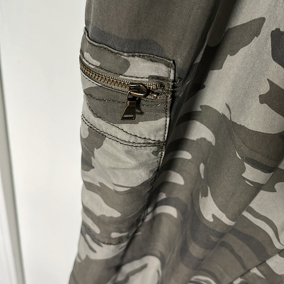 Express High Waisted Belted Cargo Pant - Picture 5 of 7